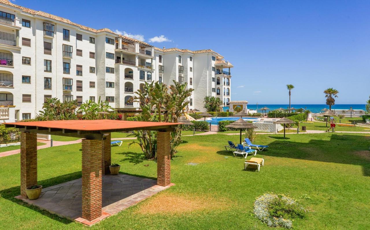 Marina Duquesa 2419 Seafront Apartment Manilva